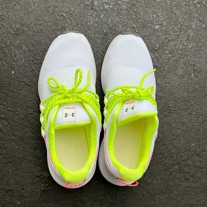 under armour charged breathe sneakers